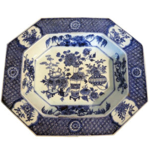 Chinese export porcelain dish c.1770