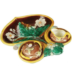 Wedgwood Majolica strawberry dish 1883